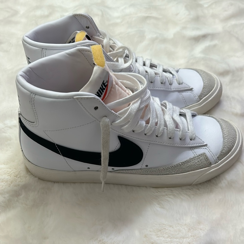Nike Blazer Vintage High Top Sneaker Black & White Size US 9